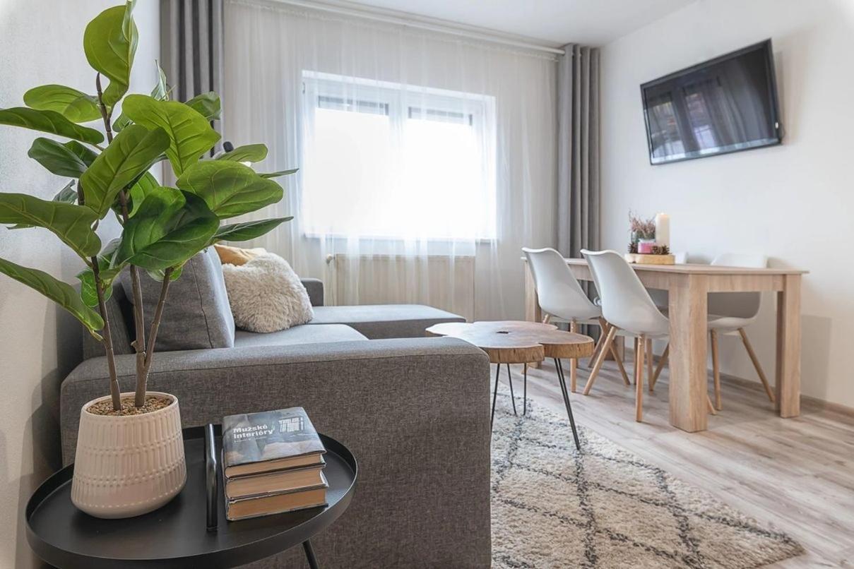 Apartmany Minata Liptovský Mikuláš Dış mekan fotoğraf